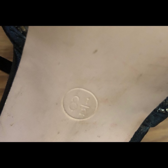 Womens Elegant Black Heels Size 8 1/2 - Picture 4 of 4